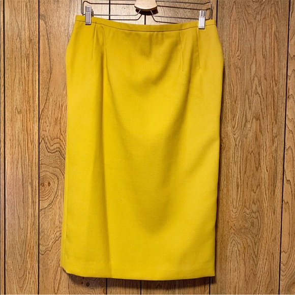 HARVÉ BENARD | Women’s Yellow Pencil Skirt - Picture 1 of 5